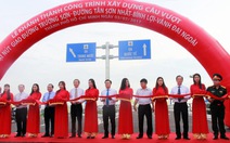 Clip thông xe cầu vượt cửa ngõ sân bay Tân Sơn Nhất