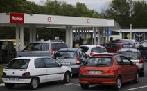 ​Pháp ngừng bán ôtô chạy bằng dầu diesel và xăng vào năm 2040