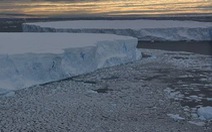 ​Khối băng khổng lồ hơn 1.000 tỷ tấn bắt đầu tách khỏi Nam Cực