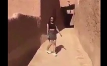 Đến Saudi Arabia, chớ khoe chân dài với váy ngắn 