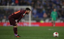 ​Messi sút hỏng penalty, Barca gục ngã trước Espanyol