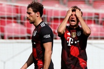 Thua 'sốc' Mainz 05, Bayern lỡ cơ hội vô địch sớm