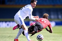 Hòa Leeds, Man United 'dâng' ngôi vương cho Man City