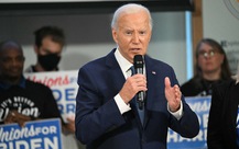 Ông Biden trở lại làm với công ty quản lý toàn sao Hollywood