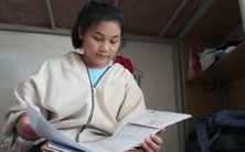 Cô gái Giẻ Triêng mồ côi tự 'dò đường' vào đại học