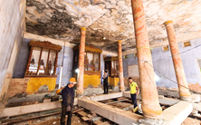 Video: Xem ‘thần đèn’ di dời chánh điện chùa Diệu Đế, nơi có bức tranh quý ‘Long vân khế hội’