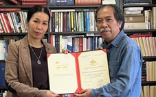 Ông Nguyễn Quang Thiều xúc động gai người khi nhận giải Liên hoan phim Việt Nam