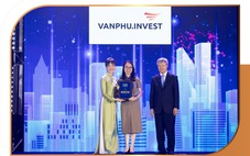 Văn Phú - Invest nhận giải thưởng top 100 nơi làm việc tốt nhất Việt Nam