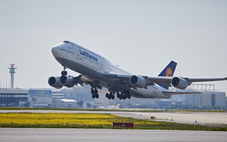 Chồng châm lửa đòi giết vợ và hành khách, máy bay Hãng Lufthansa phải dừng khẩn cấp