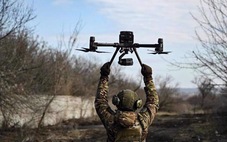 Nga dùng thiết bị gây nhiễu trên xe tăng để chống drone Ukraine