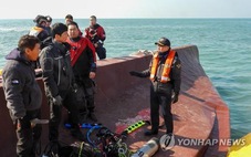 Lật tàu cá ở Hàn Quốc, 9 người mất tích