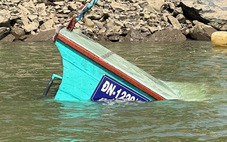 Điều tra vụ lật đò làm 12 người rơi xuống sông Đồng Nai
