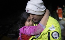Rơi nước mắt cảnh cứu hộ nạn nhân động đất ở Thổ Nhĩ Kỳ, Syria