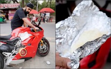 Dân chơi rán trứng trên thân xe mô tô Ducati tiền tỉ