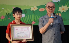 Họa sĩ Thành Chương ‘choáng’ với tranh của bé 11 tuổi được Giải thưởng Dế Mèn