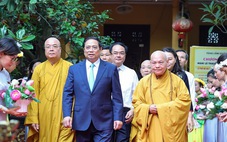 Thủ tướng chúc mừng Đại lễ Phật đản cùng đông đảo nhân dân