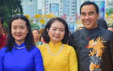 Quyền Linh và hơn 5.400 phụ nữ mặc áo dài ở Nha Trang, lập kỷ lục Việt Nam