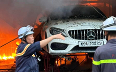 Vụ cháy gara ở Hà Nội: Thiêu rụi hoàn toàn 8 ô tô, 1 xe đang cháy dở