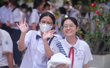 Đề ngoại ngữ kỳ thi lớp 10 TP.HCM 'dễ thở', thí sinh cười tươi ra về