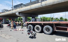 Quốc lộ 1 ùn ứ 5km sau tai nạn chết người tại ngã tư cầu vượt Tân Thới Hiệp