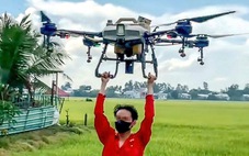 Nghịch dại với drone