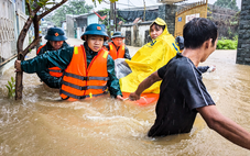 Gió đông kết hợp không khí lạnh, miền Trung mưa lớn diện rộng, có nơi trên 400mm