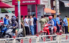 Bắt giữ thanh niên dùng xà beng đập trụ ATM ở quận Bình Tân