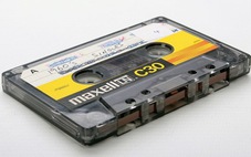 Băng cassette bất ngờ quay trở lại Nhật Bản