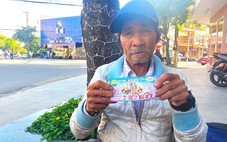Nhiều người bán vé số dạo ở Phú Yên bị kẻ gian lừa, tráo vé số giả