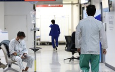 Hàn Quốc đình chỉ giấy phép hành nghề 7.000 bác sĩ thực tập