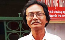 Nhà văn Lê Hoài Lương nhận giải từ Quỹ nhà văn Lê Lựu