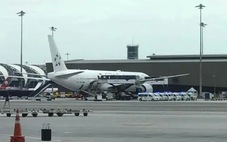 Máy bay của Singapore Airlines hạ cánh khẩn cấp ở Bangkok, 1 người chết