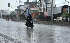 15h chiều nay, TP.HCM đã mưa to tại Hóc Môn, Thủ Đức