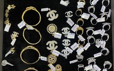 Giả nhãn hiệu Chanel, doanh nghiệp kinh doanh vàng bị phạt hơn 200 triệu đồng