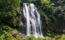 Chinh phục 2 thác nước cao trên 100m chưa từng công bố ở rừng già Trường Sơn