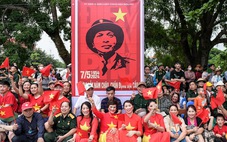 Pháo lễ rền vang, diễu binh và diễu hành kỷ niệm 70 năm Chiến thắng lịch sử Điện Biên Phủ bắt đầu