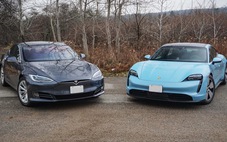 Porsche tung chiêu ưu đãi độc đáo để hút khách hàng Tesla