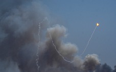 Nhóm Hezbollah giội mưa rocket vào Israel