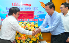 Chủ tịch Phan Văn Mãi thăm Tuổi Trẻ: 'Lễ hội Không tiền mặt phải là sự kiện thường xuyên của TP.HCM'