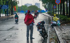 Thời tiết TP.HCM lúc nắng lúc mưa, vì sao?