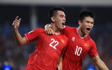 Việt Nam thắng nghẹt thở Philippines trong trận ra mắt của HLV Kim Sang Sik