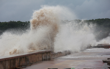 Khả năng lại có áp thấp hoặc bão trên Biển Đông, Nam Bộ còn mưa nhiều