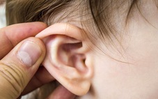 Có nên làm sạch, lấy ráy tai cho trẻ mỗi ngày?
