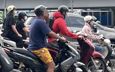 Indonesia: Hút thuốc khi đang lái xe có thể bị tù 3 tháng