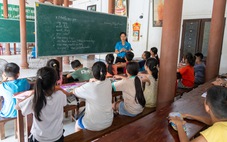 Lớp học hè miễn phí suốt 20 năm ở ngôi chùa làng