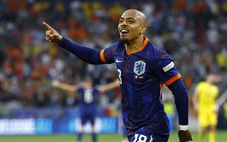 Tiền đạo Hà Lan ghi bàn nhờ 'vật thể lạ' tại Euro 2024