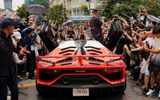 Khung cảnh hỗn loạn tại Gumball 3000 ở Việt Nam: Hâm mộ hay hăm dọa?