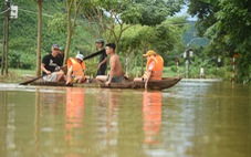 Nước sông Cu Đê dâng cao, xã miền núi Đà Nẵng ngập lụt