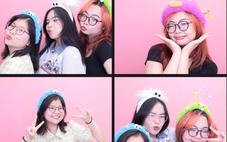 Quán ăn mời khách chụp ảnh photobooth miễn phí