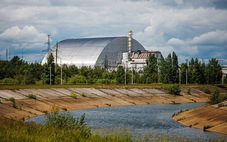 Ukraine tố Nga gây cháy nhà máy điện hạt nhân Chernobyl